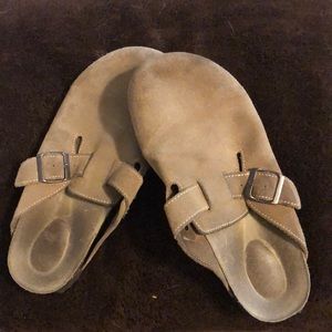 White Mountain Bari Buckle Clog